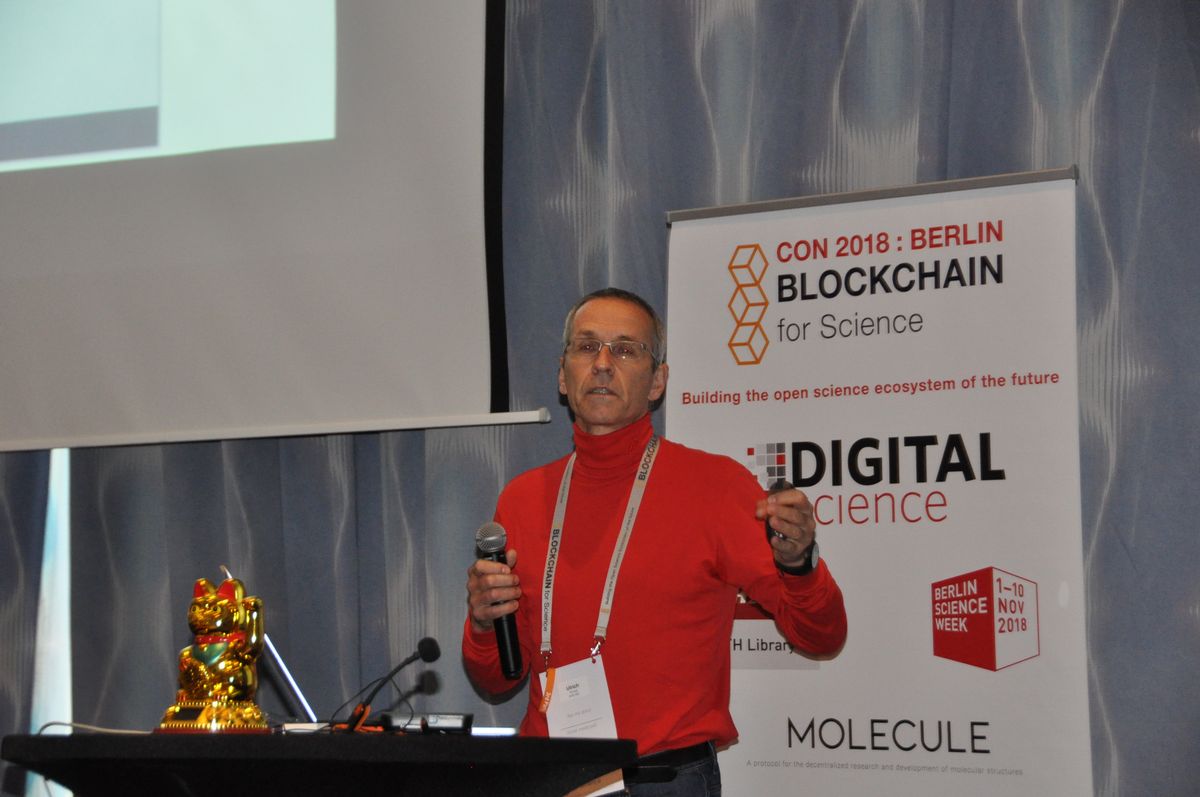 Opening session with the Blockchain for Science banner